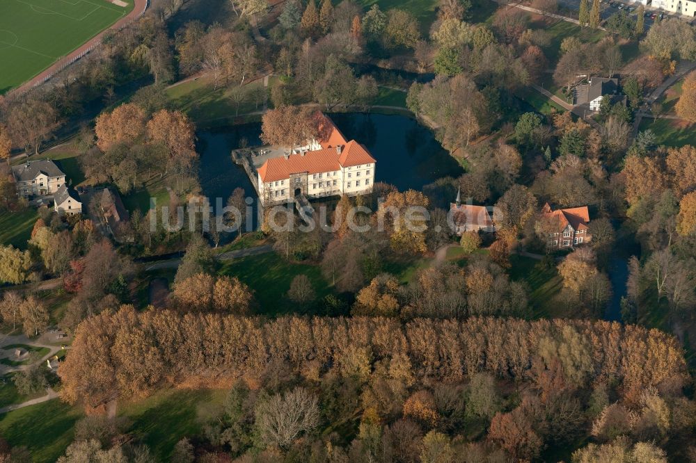 Herne OT Baukau aus der Vogelperspektive: Schloss Strünkede im Ortsteil Baukau in Herne im Bundesland Nordrhein-Westfalen