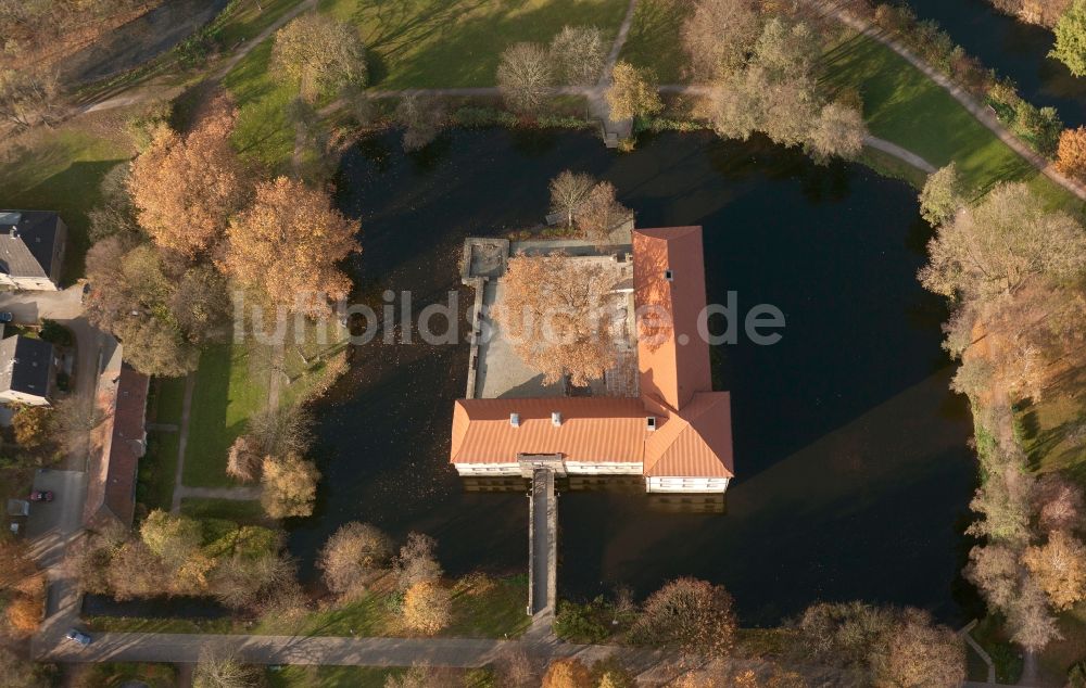 Luftaufnahme Herne OT Baukau - Schloss Strünkede im Ortsteil Baukau in Herne im Bundesland Nordrhein-Westfalen