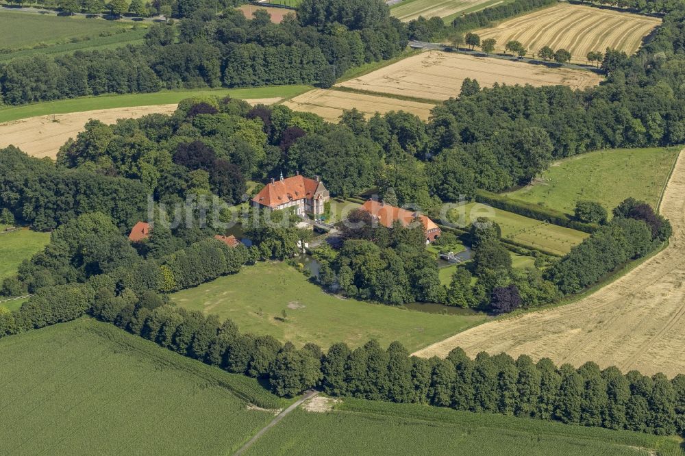 Ahlen aus der Vogelperspektive: Schloss Vorhelm in Ahlen im Bundesland Nordrhein-Westfalen NRW