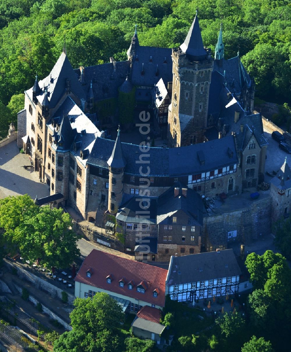 Luftaufnahme Wernigerode - Schloss Wernigerode in der gleichnamigen Stadt im Bundesland Sachsen-Anhalt