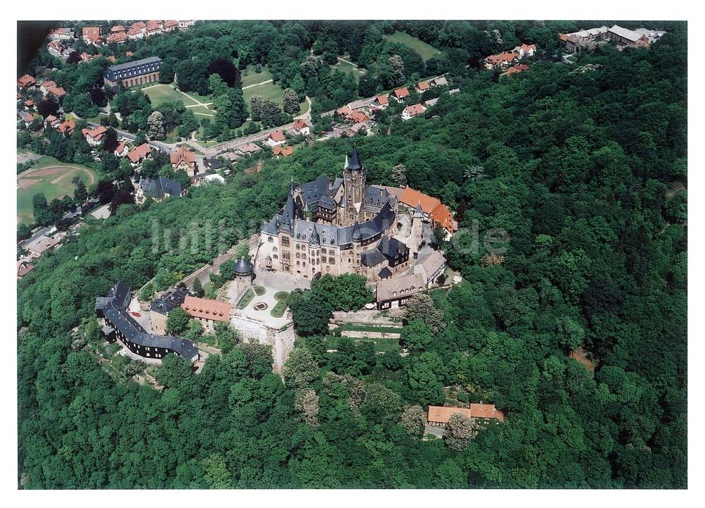 Luftbild Wernigerode - Schloß Wernigerode im Harz.