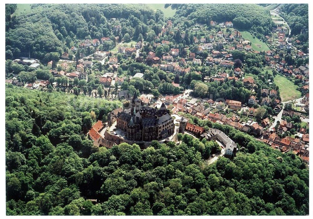 Wernigerode aus der Vogelperspektive: Schloß Wernigerode im Harz.