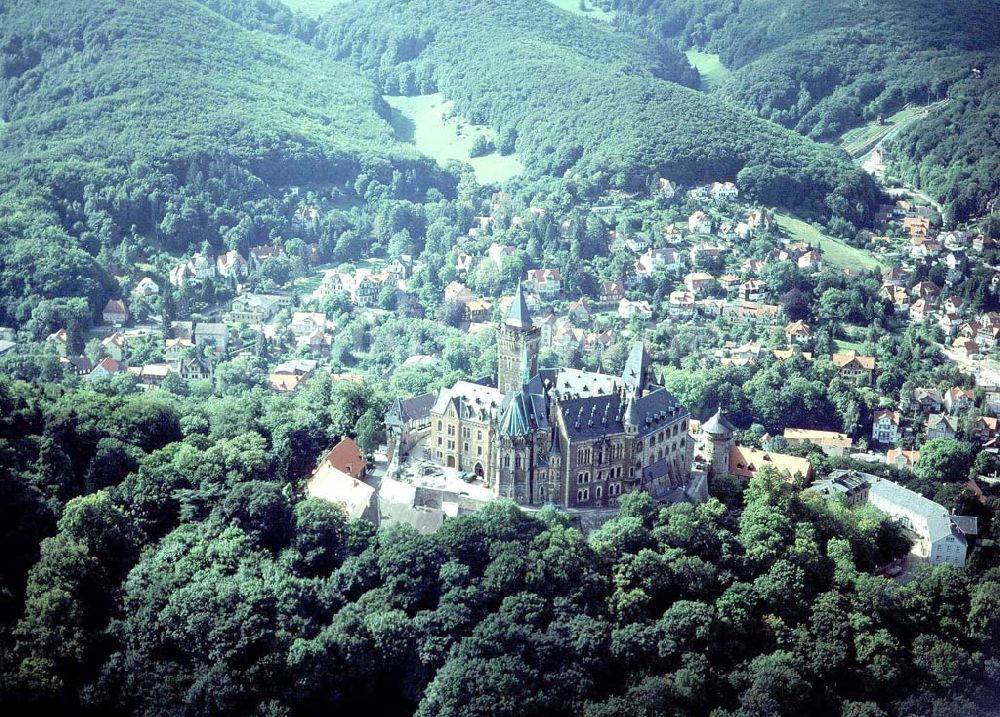 Wernigerode aus der Vogelperspektive: Schloß Wernigerode im Harz