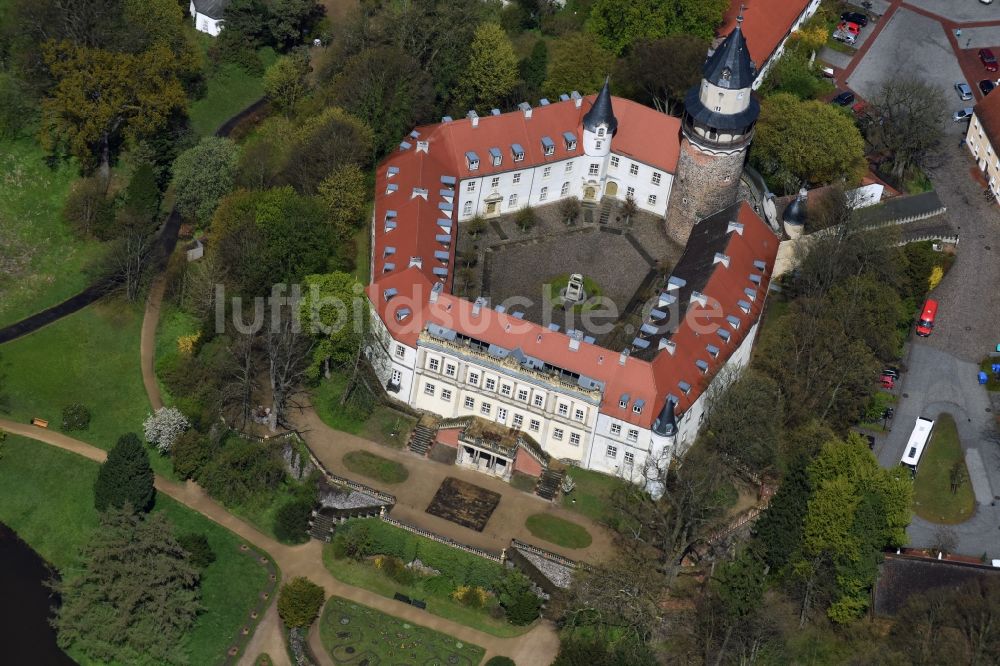 Luftaufnahme Wiesenburg/Mark - Schloss Wiesenburg im Hohen Fläming im Bundesland Brandenburg