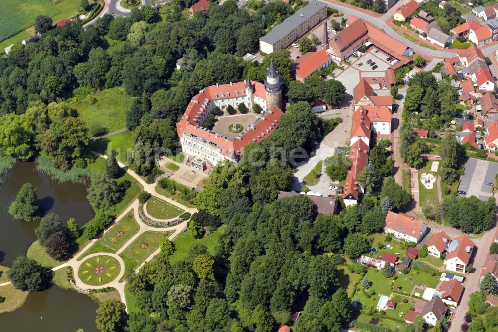 Luftaufnahme Wiesenburg/Mark - Schloss Wiesenburg im Hohen Fläming im Bundesland Brandenburg