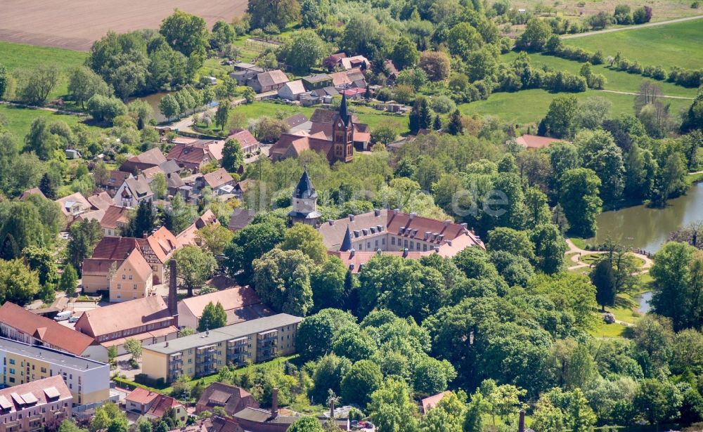 Luftbild Wiesenburg/Mark - Schloss Wiesenburg im Hohen Fläming im Bundesland Brandenburg