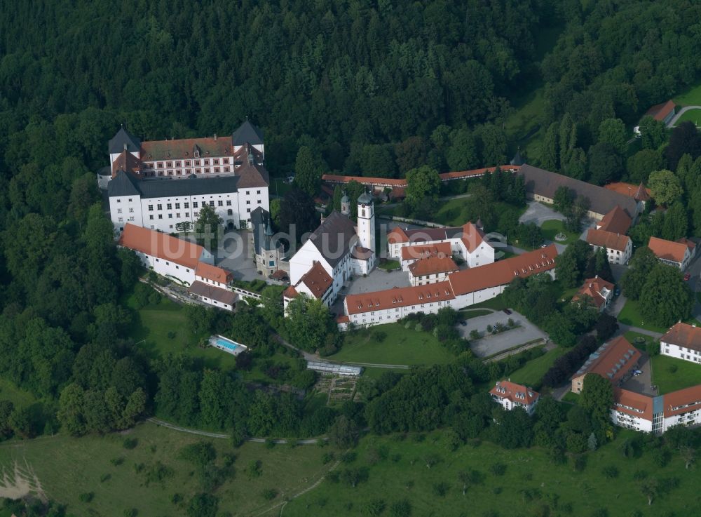 Luftaufnahme Wolfegg - Schloss Wolfegg in der Gemeinde Wolfegg in Oberschwaben im Bundesland Baden-Württemberg