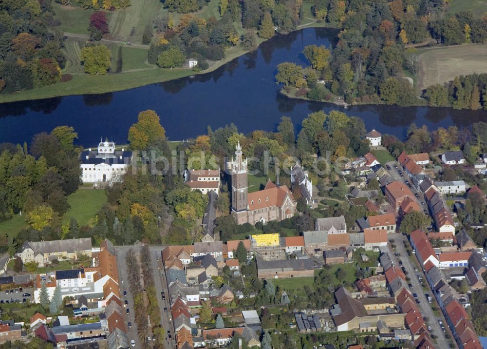 Dessau von oben - Schloss Wörlitz und St. Petri Kirche