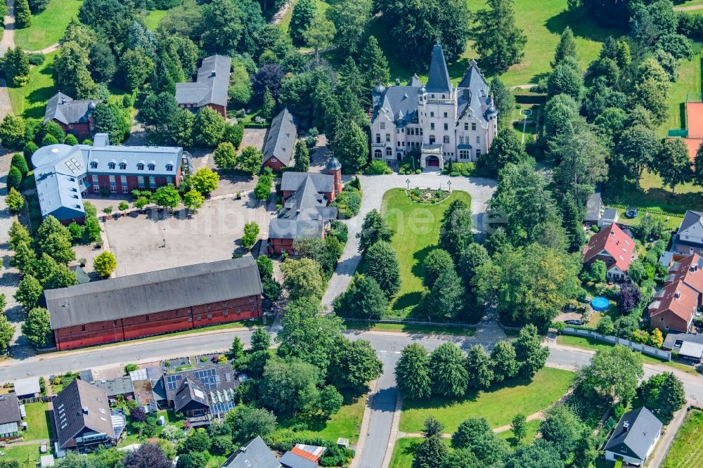 Tremsbüttel aus der Vogelperspektive: Schlossanlage in Tremsbüttel im Bundesland Schleswig-Holstein, Deutschland