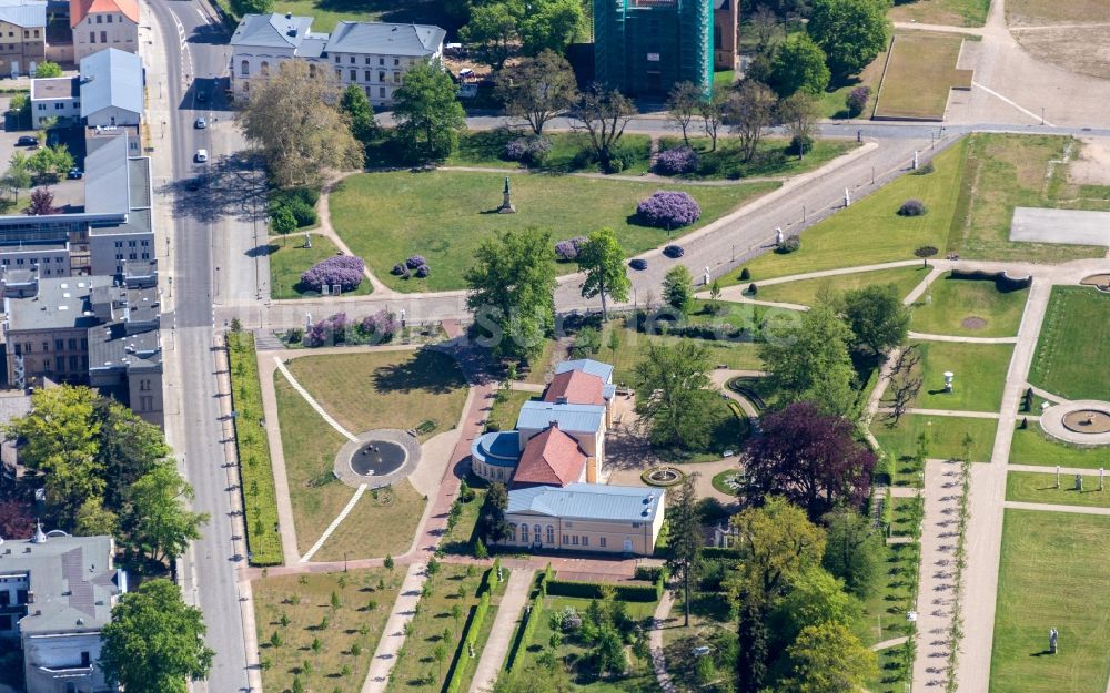 Neustrelitz von oben - Schloßgarten in Neustrelitz im Bundesland Mecklenburg-Vorpommern, Deutschland