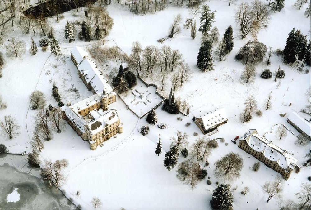 Luftaufnahme Friedrichroda / Thüringen - Schloßhotel Rheinhardtsbrunnen in Friedrichroda / Thüringen.