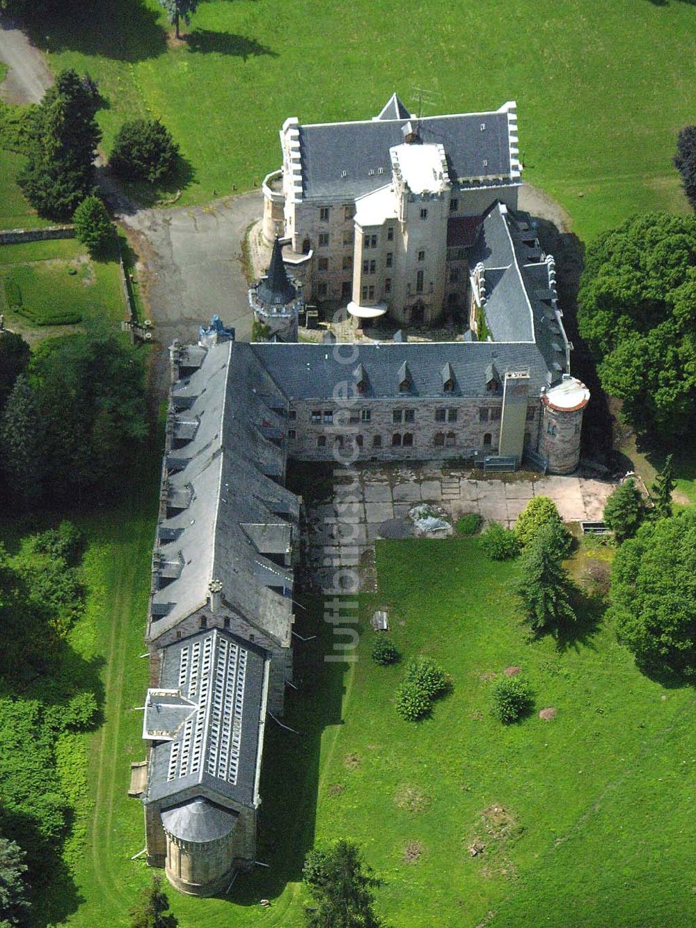 Luftaufnahme Friedrichroda / Thüringen - Schloßhotel Rheinhardtsbrunnen in Friedrichroda / Thüringen.