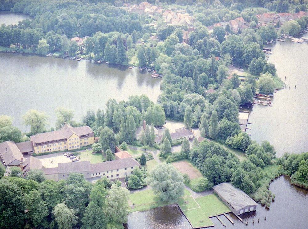 Teupitz / Brandenburg von oben - Schloßhotel Teupitz am Teupitzer See.