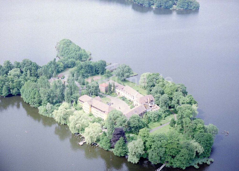 Teupitz / Brandenburg von oben - Schloßhotel Teupitz am Teupitzer See in Brandenburg.