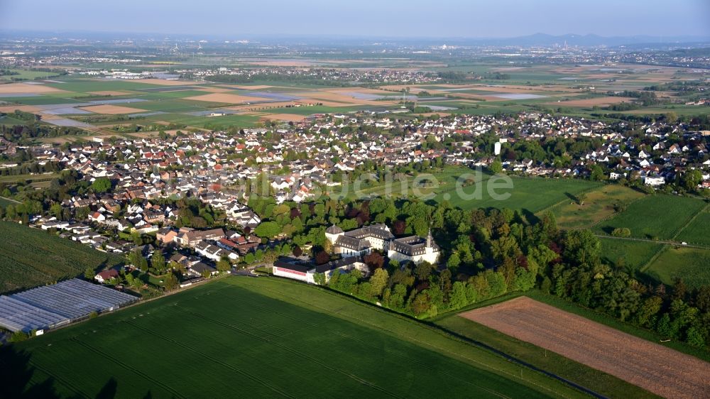 Luftaufnahme Bornheim - Schlosshotel Walberberg in Bornheim im Bundesland Nordrhein-Westfalen, Deutschland