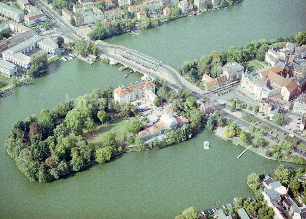 Berlin - Köpenick von oben - Schloßinsel in Berlin - Köpenick.