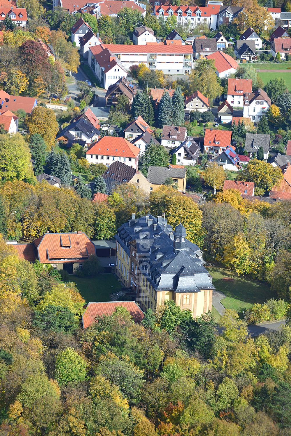 Liebenburg von oben - Schlosskirche Mariä Verkündigung in Liebenburg im Bundesland Niedersachsen