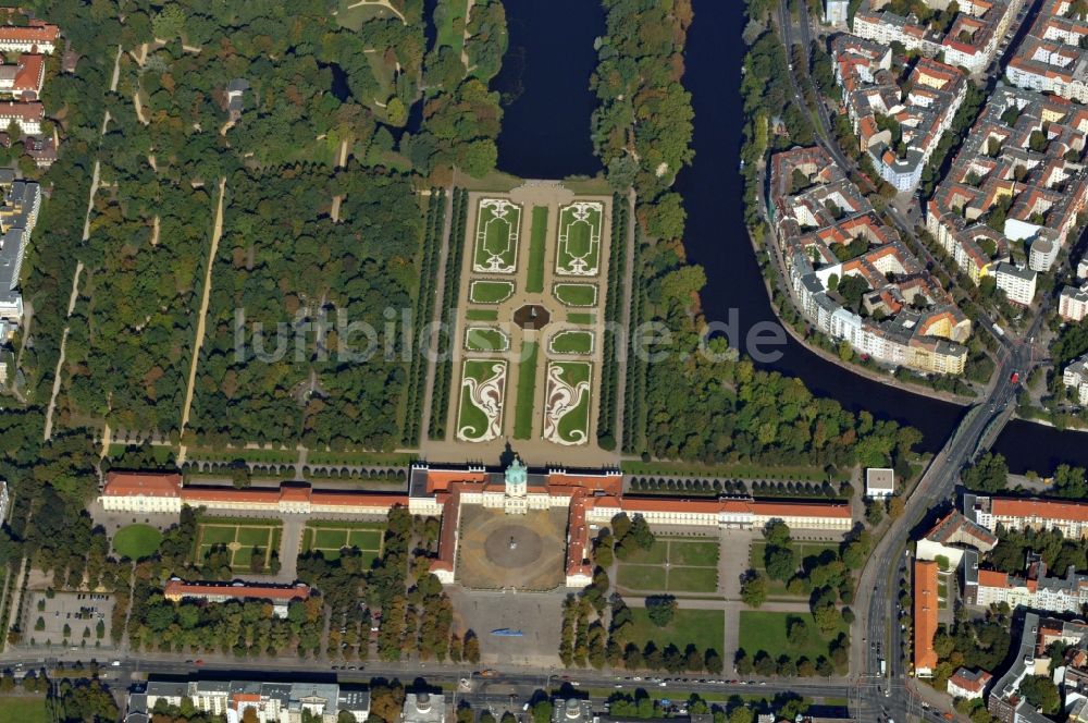 Berlin OT Charlottenburg aus der Vogelperspektive: Schlosspark Charlottenburg in Berlin