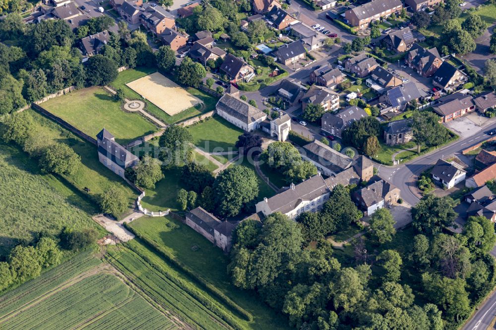 Luftbild Rheinberg - Schloßpark im Ortsteil Ossenberg in Rheinberg im Bundesland Nordrhein-Westfalen, Deutschland