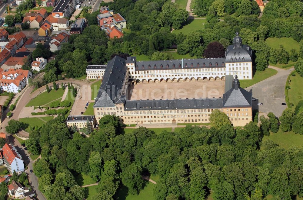 Gotha aus der Vogelperspektive: Schloßpark mit Schloss Friedenstein in Gotha im Bundesland Thüringen