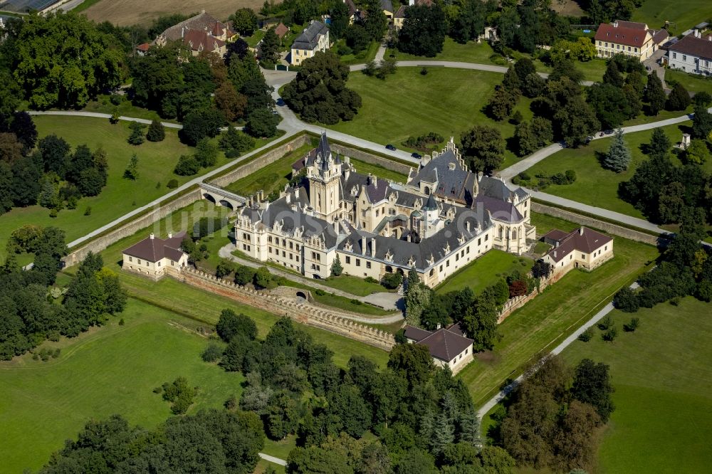 Luftbild Grafenegg - Schlosspark und Schloß Grafenegg in Niederösterreich in Österreich