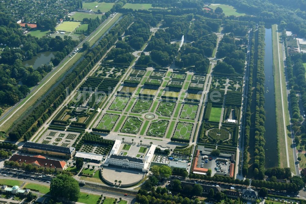 Luftaufnahme Hannover - Schloßpark von Schloß Herrenhausen in Hannover im Bundesland Niedersachsen