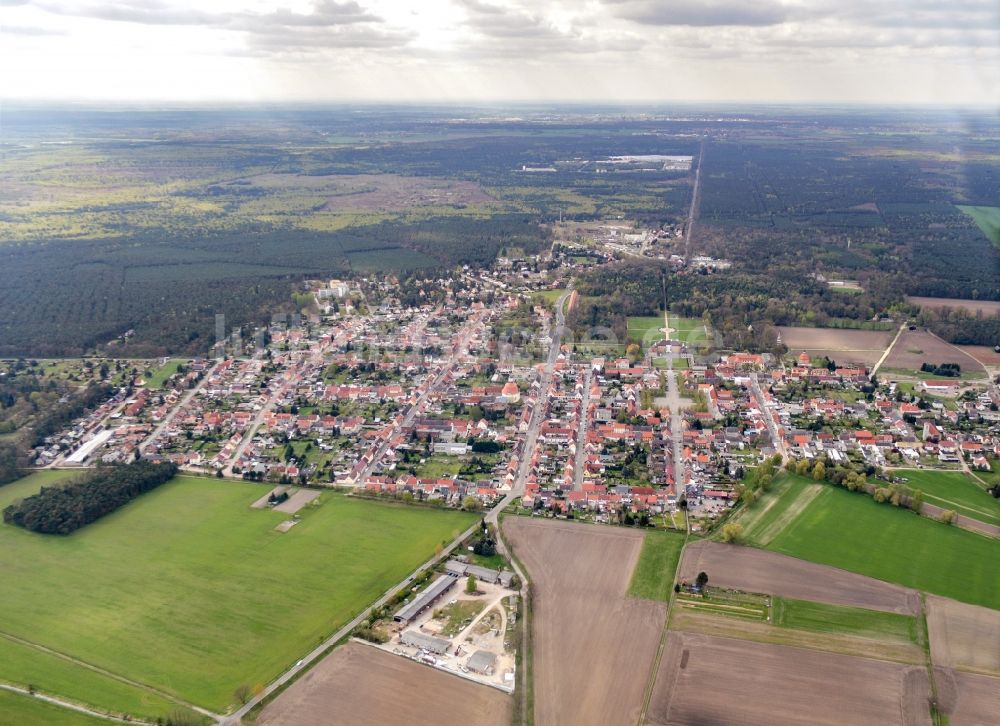 Luftaufnahme Oranienbaum-Wörlitz - Schloßparkanlage am Schloss Oranienbaum in Oranienbaum-Wörlitz im Bundesland Sachsen-Anhalt