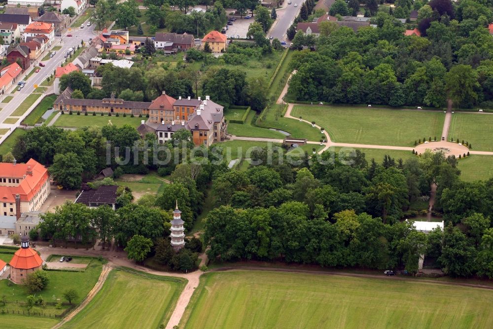 Oranienbaum aus der Vogelperspektive: Schloßparkanlage am Schloss Oranienbaum in Oranienbaum-Wörlitz im Bundesland Sachsen-Anhalt