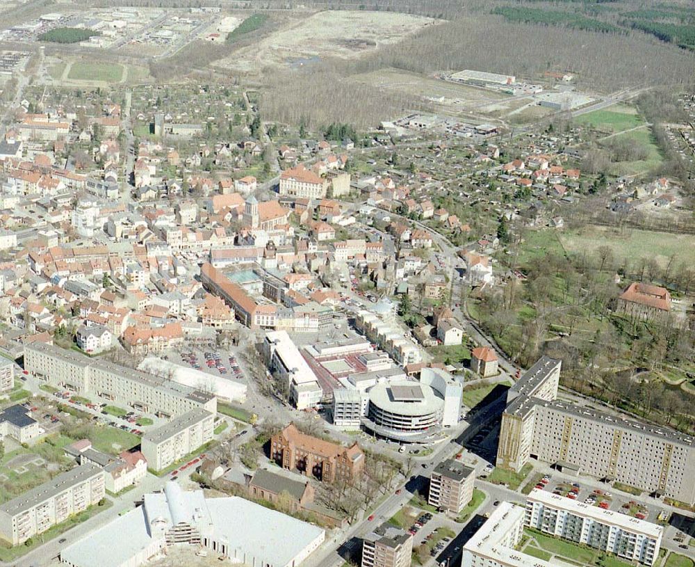 Luftaufnahme Senftenberg / Brandenburg - Schloßparkcenter der KHV GmbH Am Neumarkt 2-4 in 01968 Senftenberg / Brandenburg. (Tel.: 03573-37410)