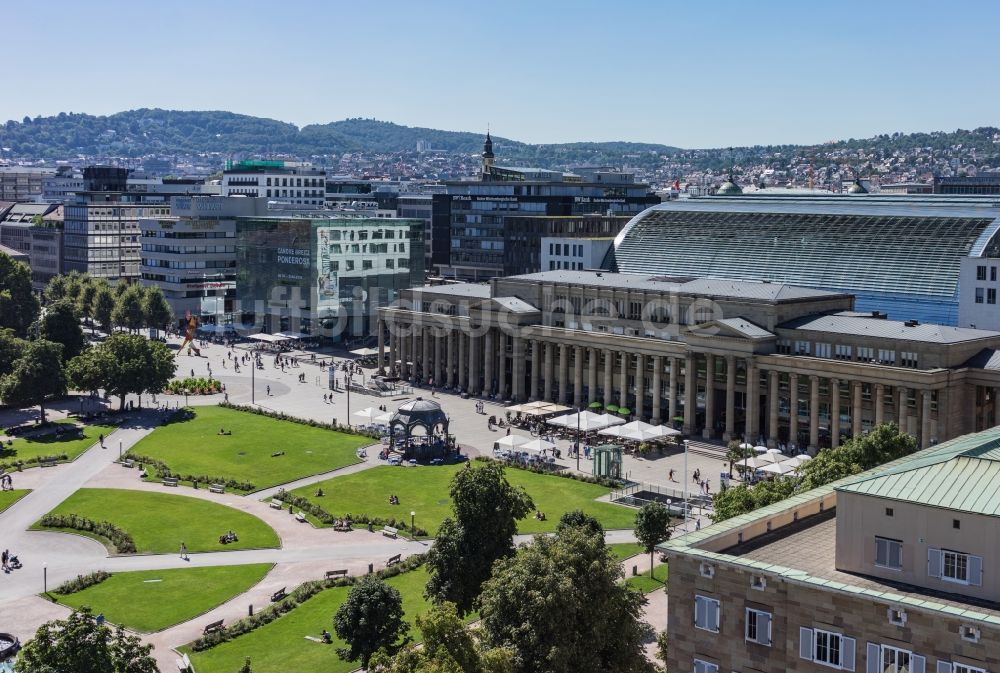 Stuttgart von oben - Schlossplatz im Innenstadt- Zentrum in Stuttgart im Bundesland Baden-Württemberg