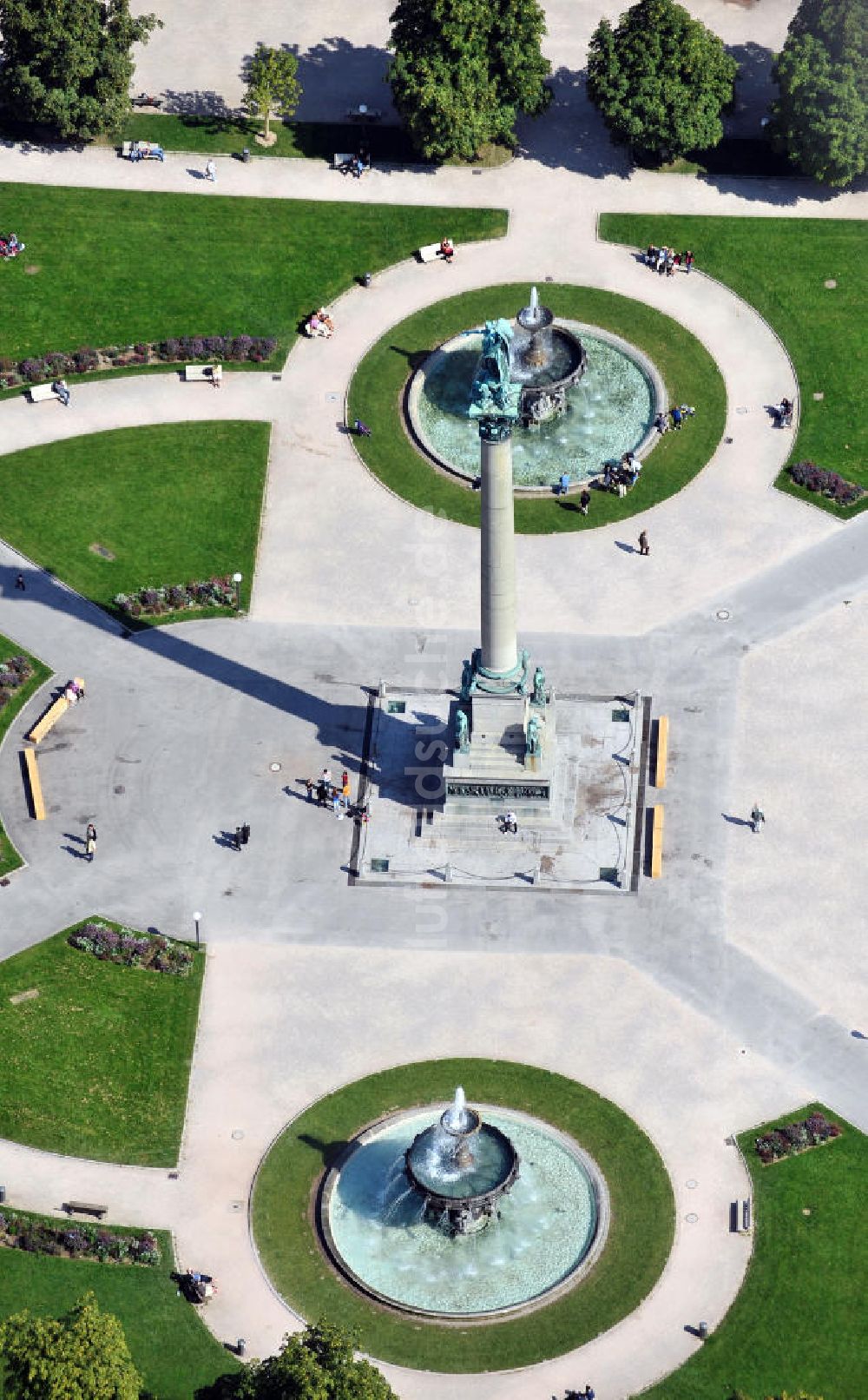 Luftaufnahme Stuttgart - Schlossplatz im Zentrum der Stadt Stuttgart