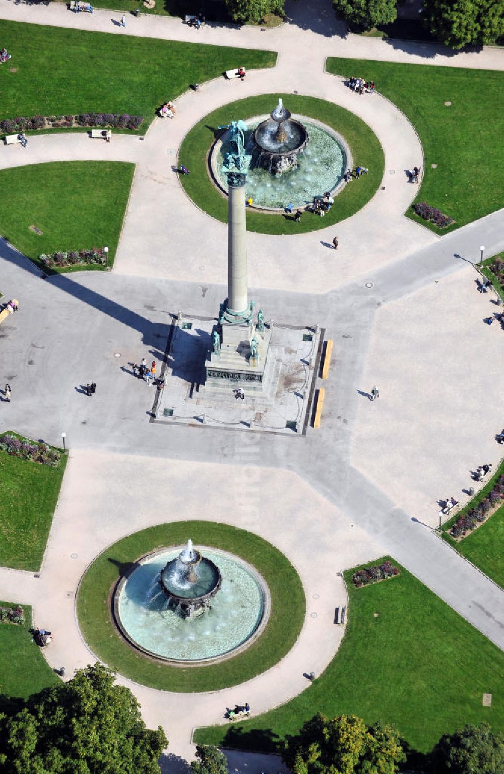 Stuttgart von oben - Schlossplatz im Zentrum der Stadt Stuttgart