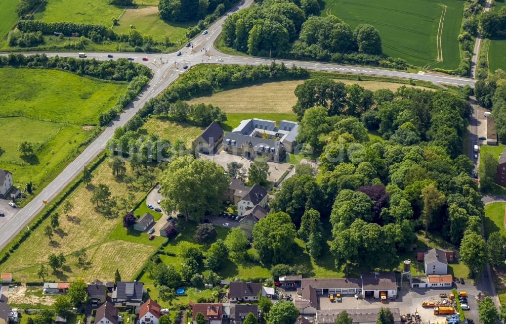 Luftaufnahme Werl - Schlossruine des ehemaligen kurfürstlichen Stadtschlosses in Werl im Bundesland Nordrhein-Westfalen