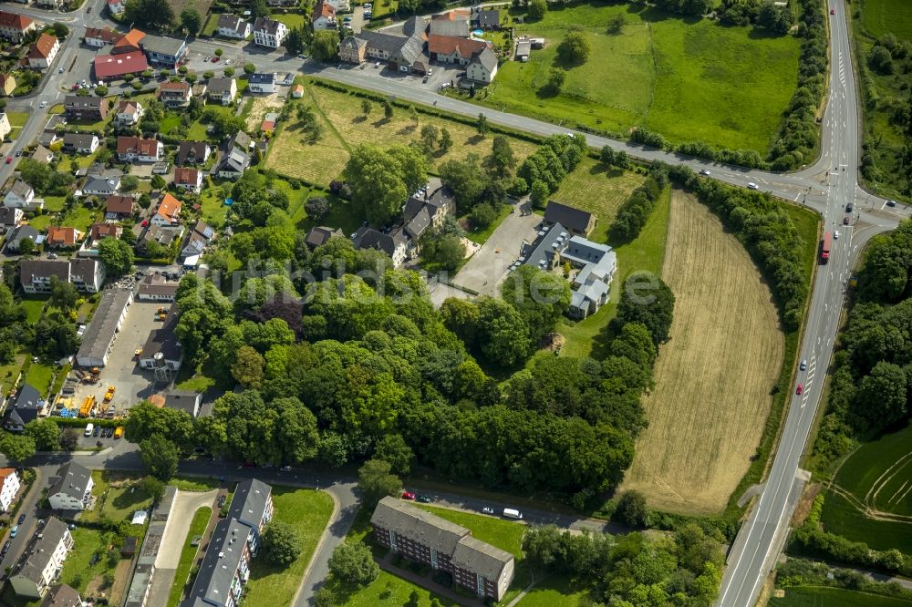 Werl von oben - Schlossruine des ehemaligen kurfürstlichen Stadtschlosses in Werl im Bundesland Nordrhein-Westfalen