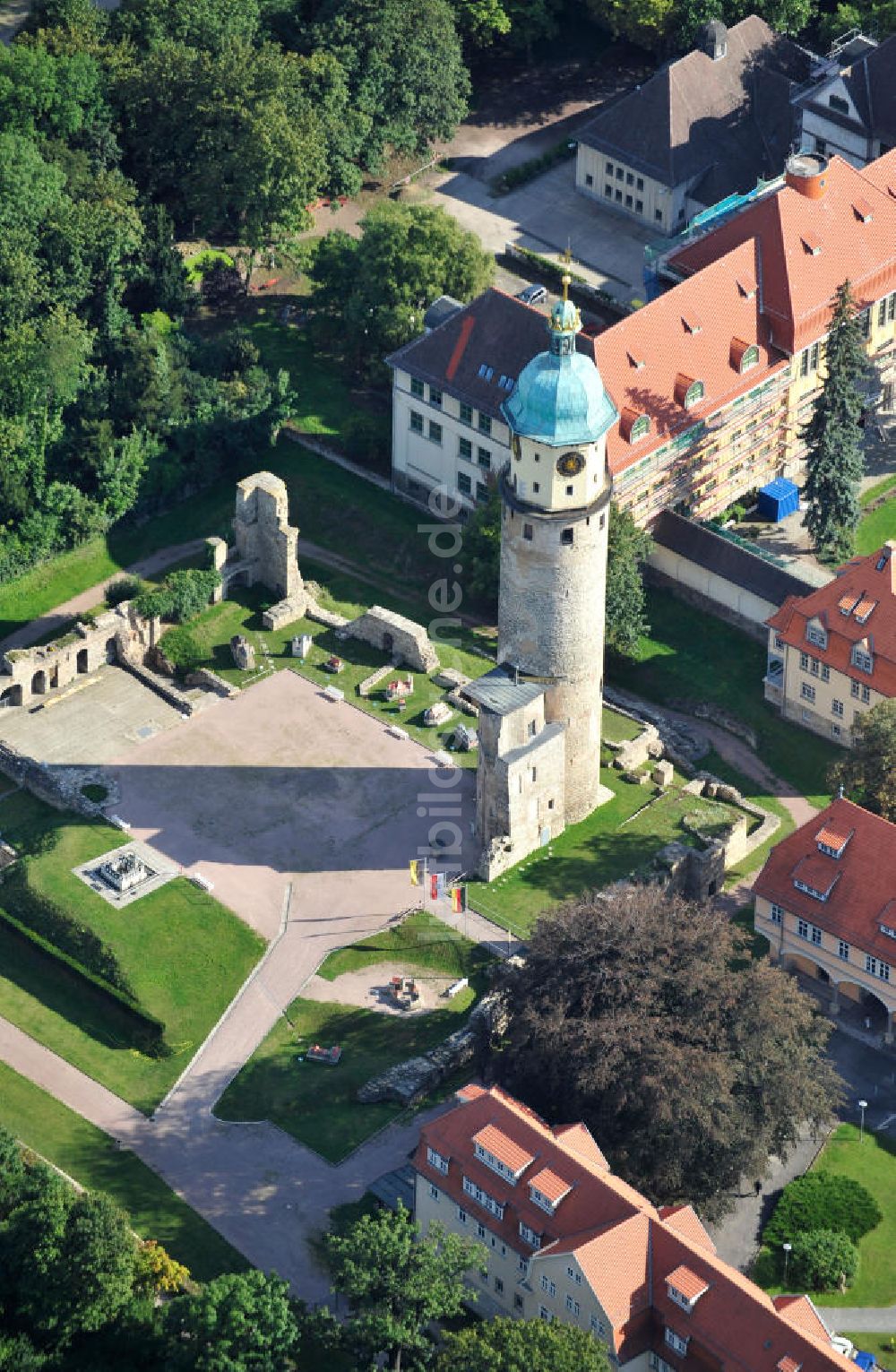 Luftaufnahme Arnstadt - Schlossruine und Turm Neideck in Arnstadt, Thüringen