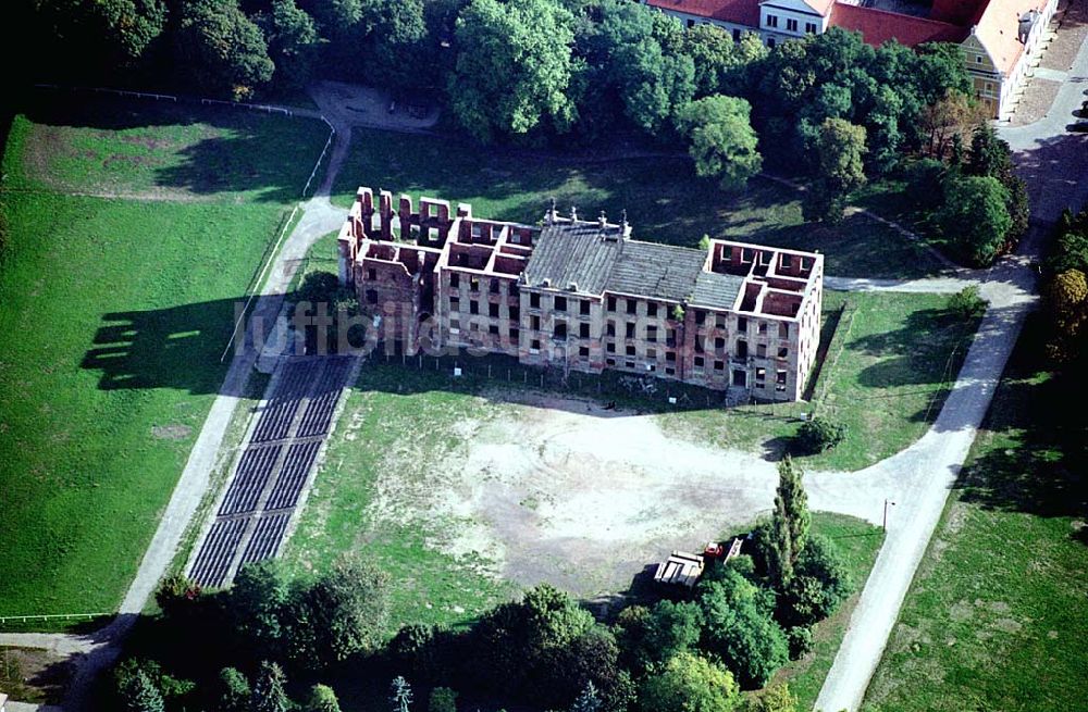 Zerbst / Sachsen-Anhalt aus der Vogelperspektive: Schloßruine Zerbst Förderverein Schloss Zerbst e