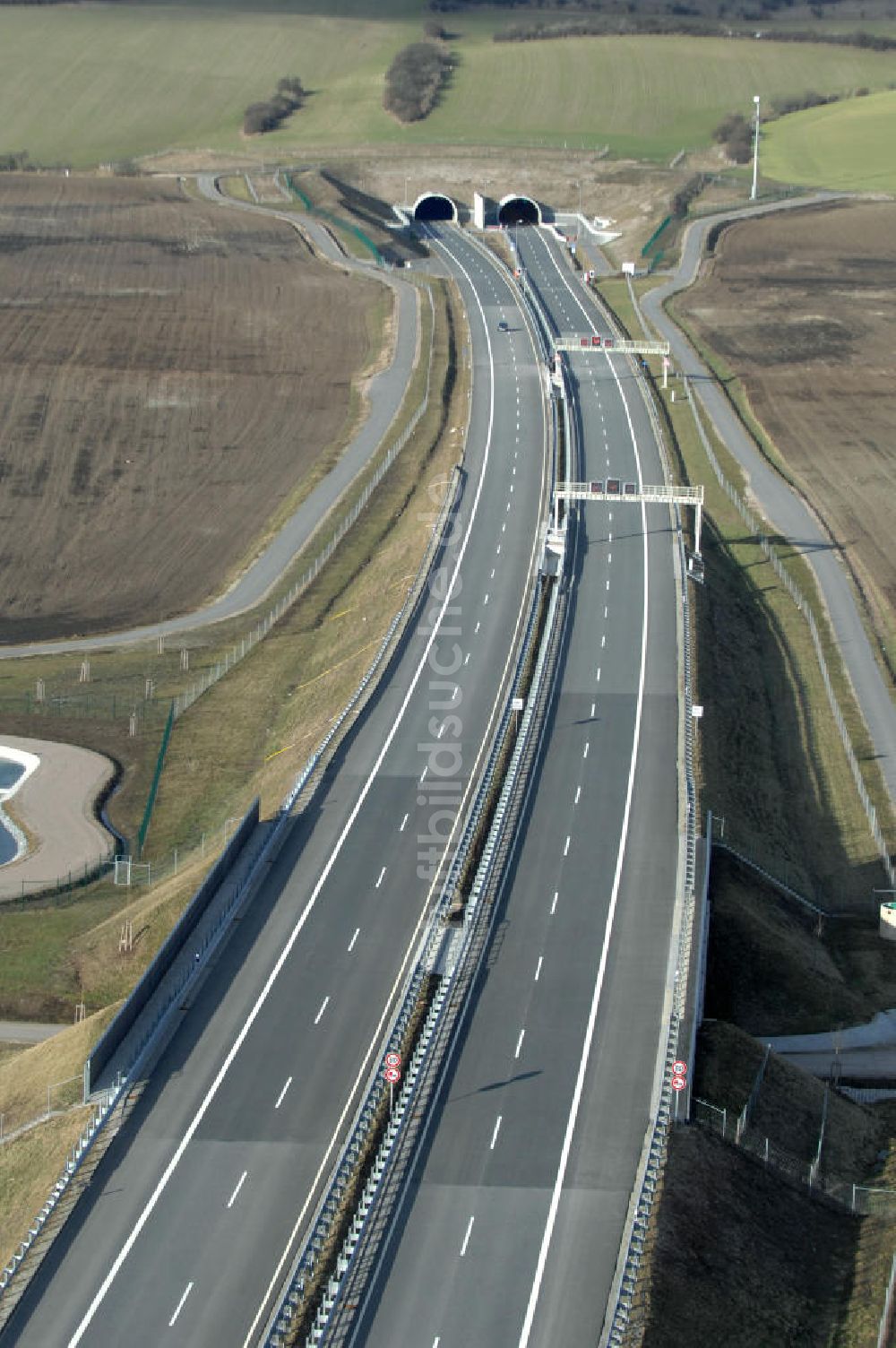 Luftaufnahme Oberheldrungen - Schmücketunnel im Bereich der neuen Trassenführung der Autobahn A71 - Schmücketunnel in the new route of the A71 motorway