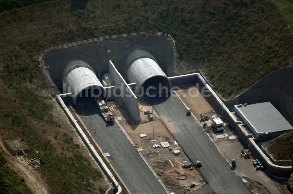 Luftbild Oberheldrungen - Schmücketunnel im Bereich der neuen Trassenführung der Autobahn A71 südwestlich von Harras / Oberheldrungen in Thüringen