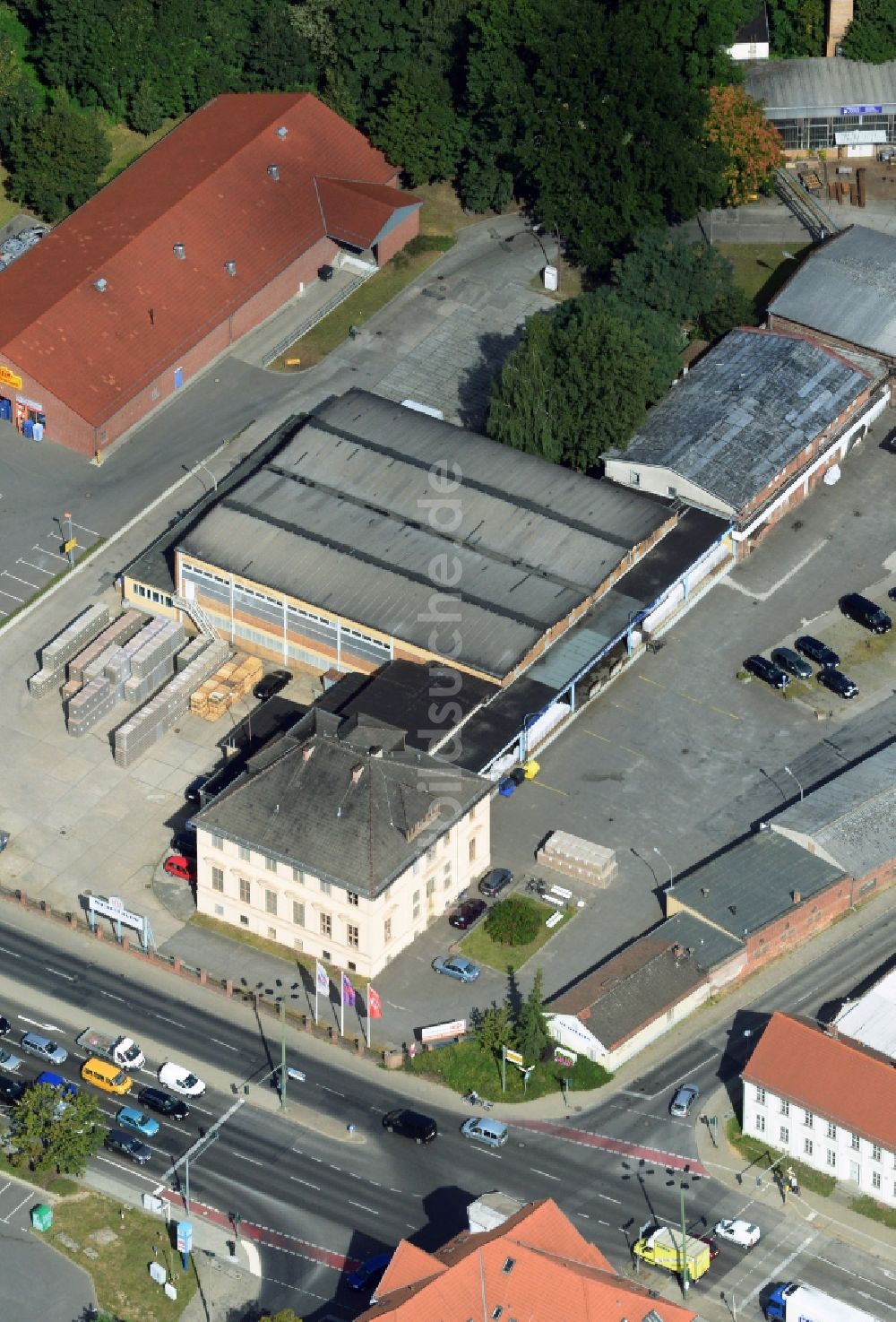 Berlin von oben - Schnaps- und Alkohohlfabrikgelände der Schilkin GmbH & Co. in Berlin Kaulsdorf