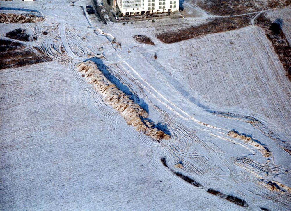 Schönefeld aus der Vogelperspektive: Schönefeld-Brandenburg Gewerbe- und Wohngebiet Roncasa der HVB Projekt GmbH westlich des S- und Fernbahnhofes Schönefeld 08