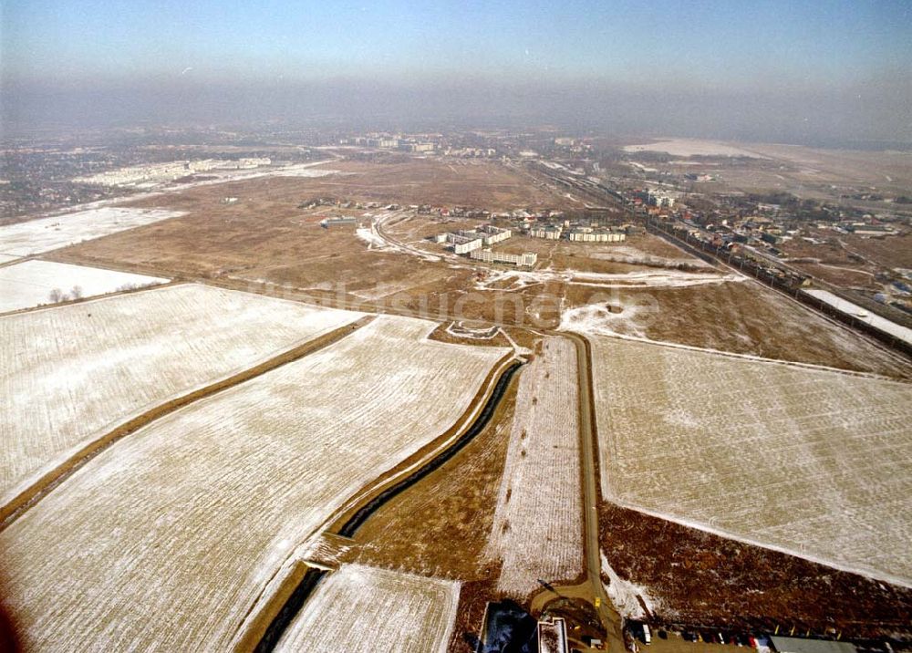 Luftaufnahme Schönefeld / BRB - Schönefeld - Brandenburg Gewerbe- und Wohngebiet Roncasa der HVB Projekt GmbH westlich des S- und Fernbahnhofes Schönefeld