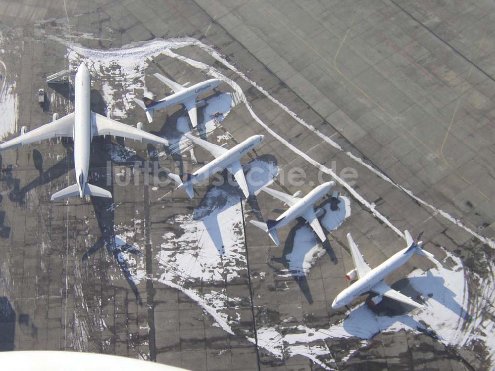 Luftbild Schönefeld/Brandenburg - Schönefeld 13.02.2003 Flughafen Schönefeld im Bundesland Brandenburg Pilot: Grahn