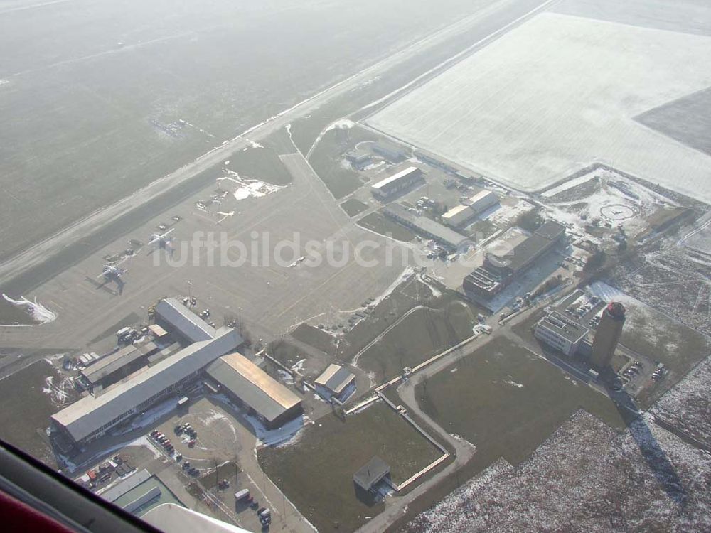 Luftaufnahme Schönefeld/Brandenburg - Schönefeld 13.02.2003 Flughafen Schönefeld im Bundesland Brandenburg Pilot: Grahn