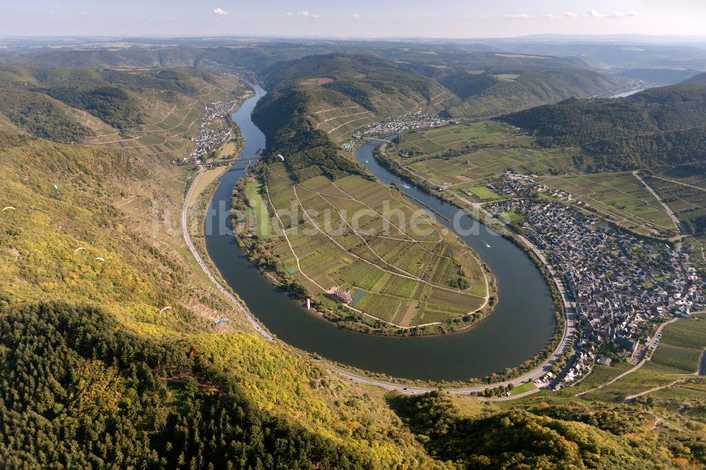 Bremm von oben - Schönste Moselschleife bei Bremm in Rheinland-Pfalz