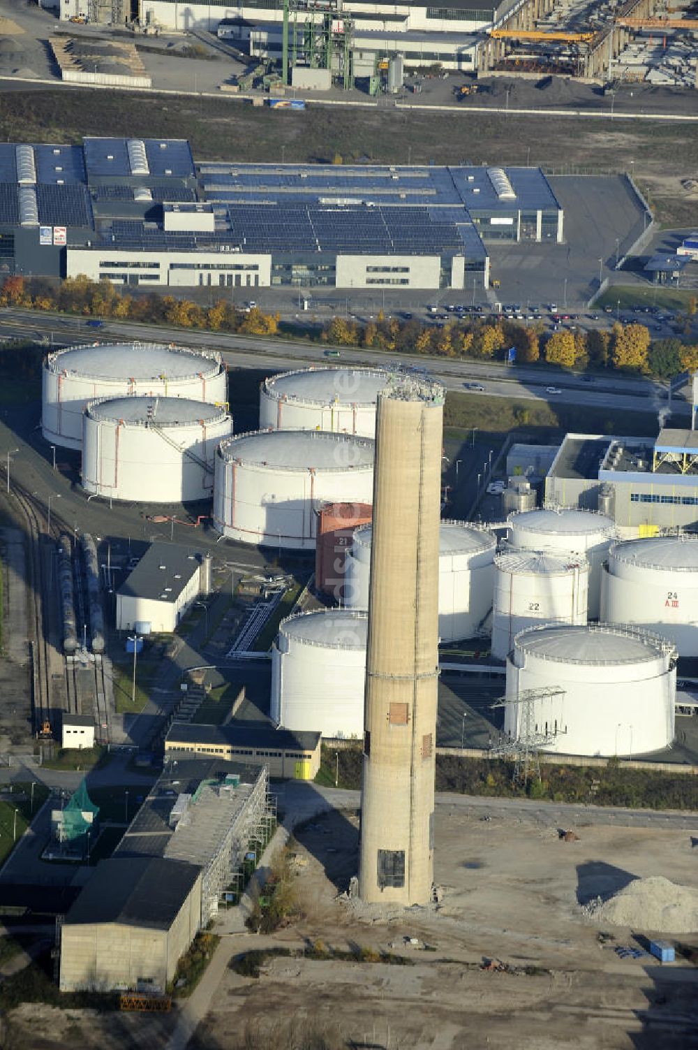 Luftaufnahme Gera - Schornsteinabriß im einstigen Heizkraftwerk Gera-Nord