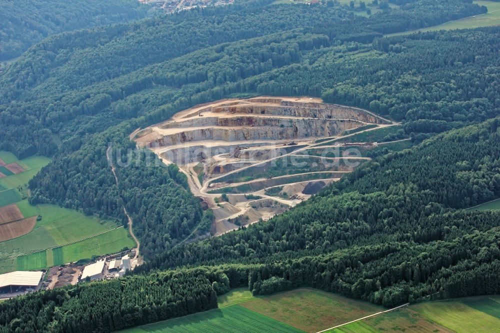 Straßberg von oben - Schotterwerk Teufel Straßberg im Bundesland Baden-Württemberg