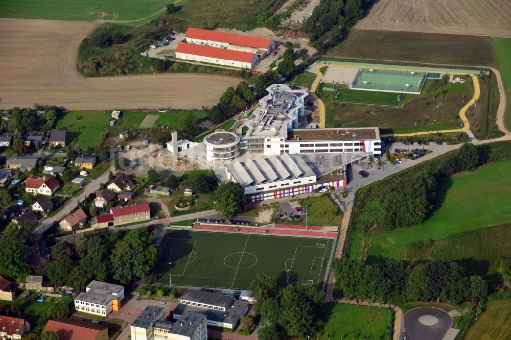 Mühlenbeck von oben - Schul- Neubau der Käthe- Kollwitz- Oberschule in Mühlenbeck im Bundesland Brandenburg