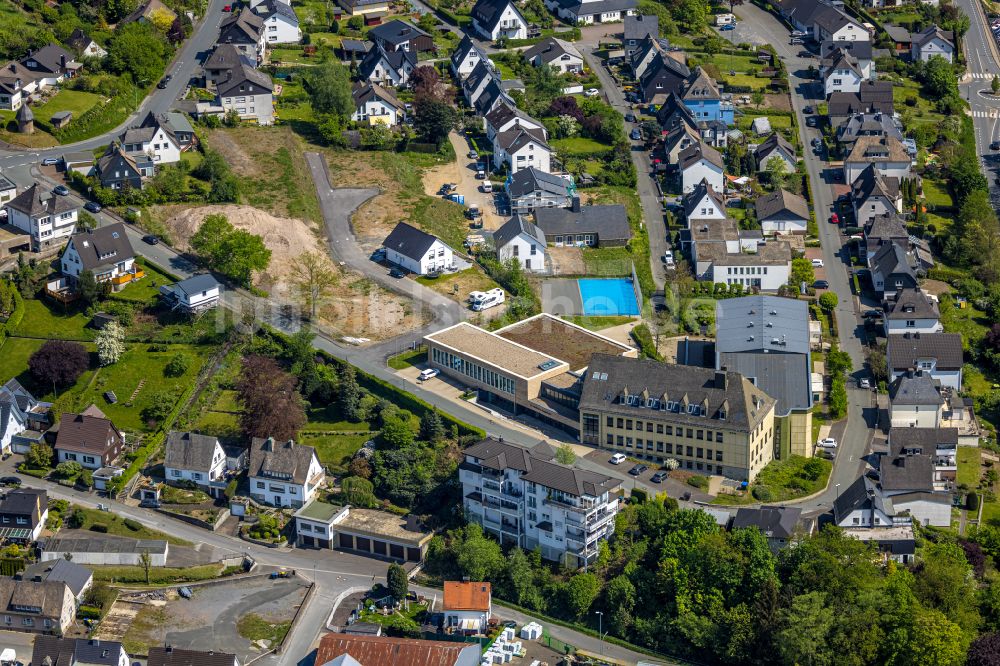 Luftbild Meschede - Schulgebaude der St. Walburga-Realschule in Meschede im Bundesland Nordrhein-Westfalen, Deutschland