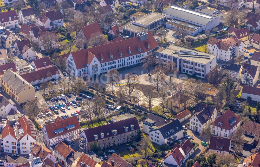 Luftaufnahme Soest - Schulgebäude Aldegrever-Gymnasium in Soest im Bundesland Nordrhein-Westfalen, Deutschland