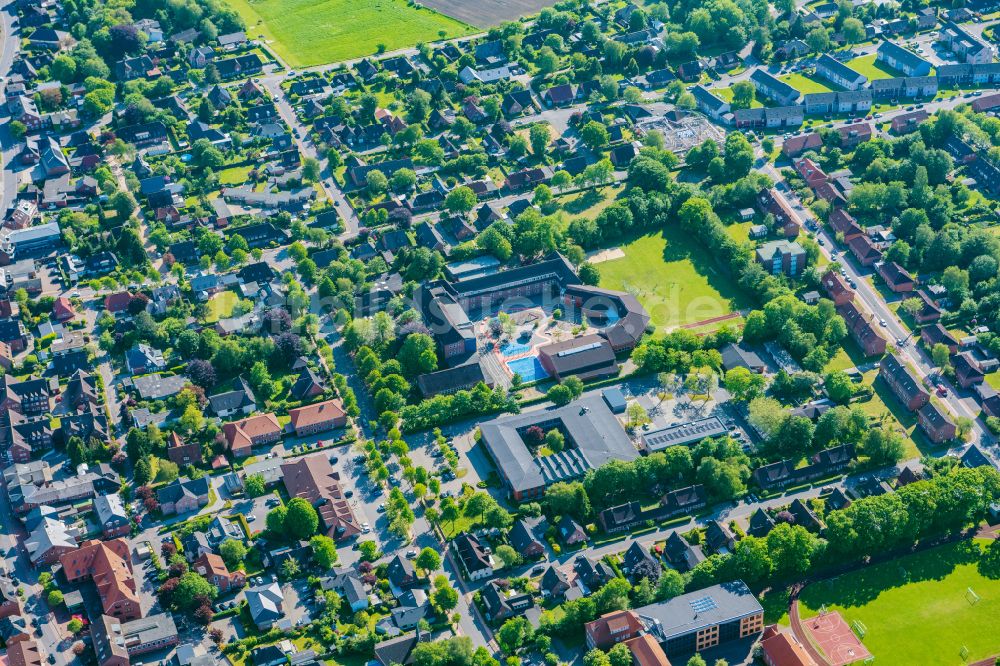 Niebüll von oben - Schulgebäude Alwinlenschschule in Niebüll im Bundesland Schleswig-Holstein, Deutschland